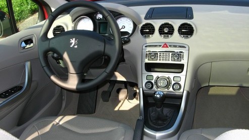 Peugeot wisselt bij de middenklasse van eindcijfer, want de 307 wordt opgevolgd door de 308. Maar een ingrijpend andere benadering is de nieuwkomer niet, wel een doordachte evolutie van de 307.