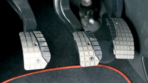 Abarth is terug. Fiat heeft de befaamde tuningfirma nieuw leven ingeblazen en het bedrijf zelfs tot een heus automerk verheven. Hun eersteling, de Grande Punto Abarth, belooft veel  en er komt ook al