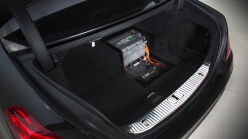 Mercedes S 500 Plug-in Hybrid debuteert tijdens IAA en komt in 2014 op de markt. De eerste stekkerhybride van Mercedes-Benz met 14% bijtelling.
