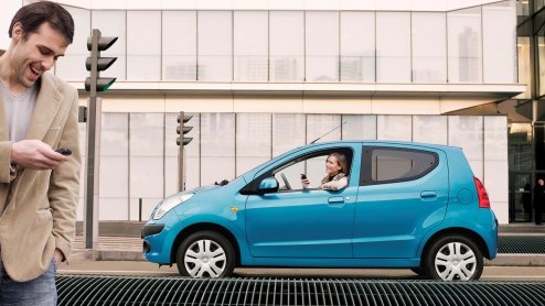 Nissan heeft het verbruik (en dus de CO2-uitstoot) van de Pixo weten te verlagen. De kleine Japanner stoot voortaan nog 99 gram CO2 uit en blijft daardoor ook na 1 juli BPM-vrij. Ook de wegenbelasting