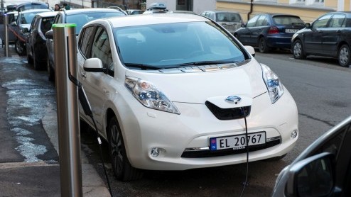 Noorwegen is een paradijs voor elektrische rijden, maar het kost de overheid enorme bedragen.