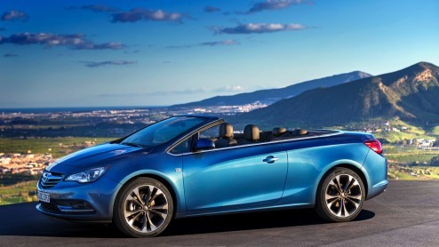 Autotest Opel Cascada, de nieuwe grote en luxe cabriolet van Opel, als opvolger van de Astra TwinTop. Verkrijgbaar met de nieuwe 1.6 SIDI turbomotor.