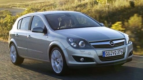 Er zijn genoeg erepodia te bedenken in de autowereld. Auto van het Jaar is een bekende, maar Opel wijst ons op Populairste Leaseauto van het Jaar 2007. De Opel Astra voert deze lijst tot nu toe aan en