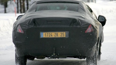 Na de introductie van de Peugeot 308 kan natuurlijk de coup cabrioletvariant niet achterblijven. De ontwikkeling is druk gaande en in de lente van volgend jaar kunnen we zijn intrede tegemoet zien. O