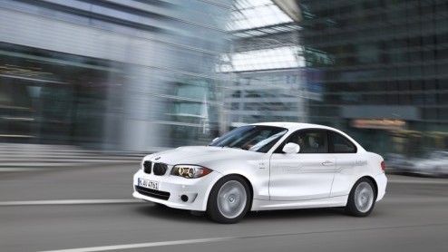 Op de Autosalon van Genve heeft BMW ook nieuws dat dichter bij heden staan. De Duitsers hebben een belangrijke wereldprimeur te verklappen; de productieversie van de eerste elektrisch aangedreven BMW