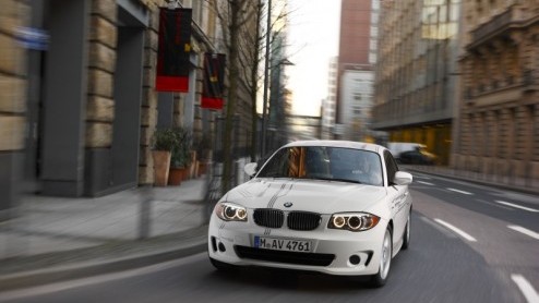 Op de Autosalon van Genve heeft BMW ook nieuws dat dichter bij heden staan. De Duitsers hebben een belangrijke wereldprimeur te verklappen; de productieversie van de eerste elektrisch aangedreven BMW