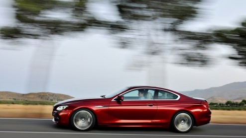 De BMW 6 Serie is compleet! Na de introductie van de Zes als Cabriolet is nu de 6 Serie Coupe een feit. Het topmodel met vast dak oogt en is nog sportiever dan zijn voorganger, maar nog altijd een lux