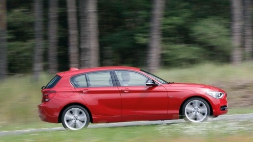 Ach waarom ook niet? Er zijn vast mensen te vinden die hun nieuwe 1 Serie of 3 Serie met xDrive willen bestellen. Binnenkort zijn deze modellen daarom ook met integrale aandrijving leverbaar.
