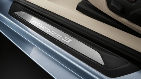In de herfst van 2012 introduceert BMW de 3 Serie hybride onder de naam ActivHybrid 3, die dankzij een drieliter zescilinder en elektromotor voor zowel kracht als zuinigheid gaat. Voor minder doen de