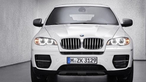 De door BMW aangekondigde M Performance modellen zien vandaag het licht. De Duitsers trappen af met de M550d xDrive en de X5 & X6 M50d. Het trio is voorzien van een 3.0 liter diesel met drie(!) turbo