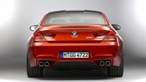 Voorafgaand aan de presentatie op de Autosalon van Geneve heeft BMW de M6 officieel gemaakt. Net als voorheen komt de tweedeurs krachtpatser als Coup en Convertible op de markt. Beide hebben de 560 p