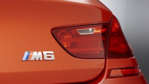 Voorafgaand aan de presentatie op de Autosalon van Geneve heeft BMW de M6 officieel gemaakt. Net als voorheen komt de tweedeurs krachtpatser als Coup en Convertible op de markt. Beide hebben de 560 p