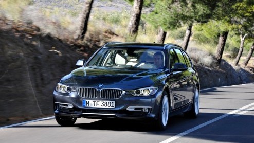 Vandaag testen we een kwartet nieuwe BMW-modellen. In Munchen staat de nieuwe 1 Serie driedeurs, de M135i, 3 Serie Touring en 3 Serie ActivHybrid klaar. Alle reden om de prijzen even op een rij te zet