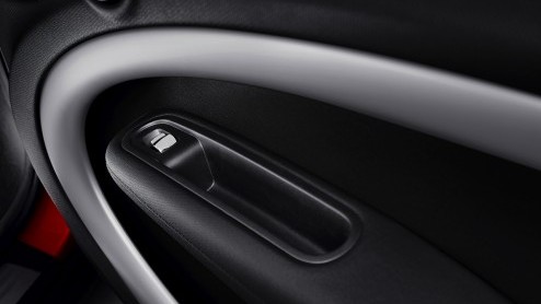 Mini geeft de Countryman een kleine update voor het nieuwe modeljaar. Daarbij is de meeste aandacht uitgegaan naar het interieur. Een aantal benzinemotoren voldoet nu aan de Euro6-emissienorm.