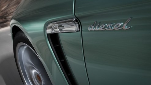 Geen verrassing maar wel goed nieuws voor snelle kilometervreters; Porsche gaat de Panamera leveren met een dieselmotor. De Panamera Diesel krijgt de drieliter V6 uit de Cayenne en staat vanaf augustu