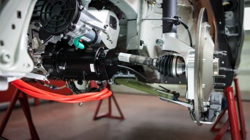 Peugeot heeft weer wat meer informatie gegeven omtrent de 208 Hybrid FE, een studiemodel dat samen met Total is ontwikkeld. De aandrijflijn is een afgeleide van de 908 Le Mans-auto.