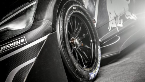 Eind juni verschijnt Peugeot aan de start van de Pikes Peak Hill Climb. Aan Sebastien Loeb de eer om de 208 T16 Pikes Peak de wolken in te sturen.