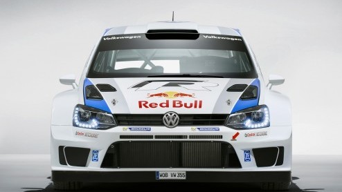 In Monaco heeft Volkswagen het doek gehaald van de Polo R WRC. De potige Polo met 315 pk doet volgend jaar mee aan de World Rally Championship en krijgt er - veel belangrijker - een 220 pk broertje bi