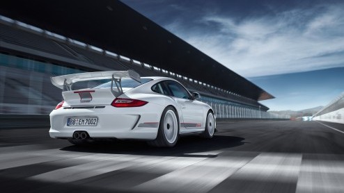 En daar hebben we de volgende speciale Porsche 911. Het is de 911 GT3 RS 4.0, voorzien van racy vierlitermotor met liefst 500 pk en 460 Nm. Zonder turbos! Porsche bouwt er 600 stuks van voor een Nede
