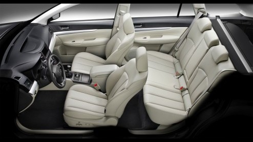 Subaru Outback MY2013 geintroduceerd. Voor het eerst ook als 2.0D diesel met automaat Lineartronic CVT beschikbaar.