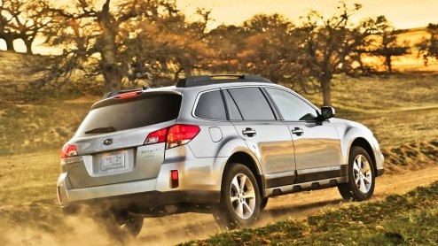 Subaru Outback MY2013 geintroduceerd. Voor het eerst ook als 2.0D diesel met automaat Lineartronic CVT beschikbaar.