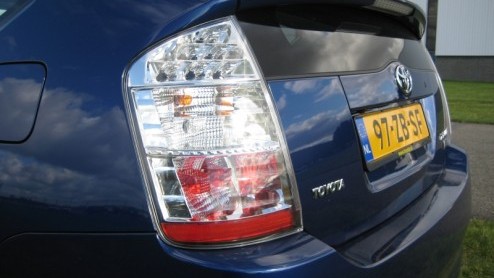 Al meer dan 10 jaar is de Toyota Prius een begrip als het om auto's gaat. Zeg dat je een 'Prius' rijdt en men weet dat dit een bijzonder staaltje hybridetechniek is. Nu de huidige belastingmaatregelen