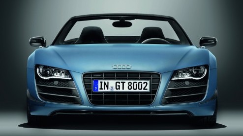 Na 333 exemplaren gebouwd te hebben van de Audi R8 GT coupe introduceert de Duitse fabrikant de topless versie. Rond het Zuid-Duitse Ingolstadt (de thuishaven van Audi, nabij Mnchen) maakten we de ee