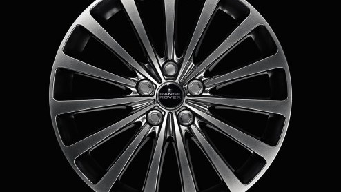 Land Rover introduceert twee speciale edities van de Range Rover Vogue, met de toevoeging Silver of Black. Het zijn twee optiepakketten die de Britse alleskunner in een uniek daglicht zet.