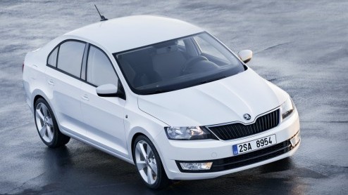 Skoda heeft er een nieuw model bij, de Rapid. De compacte hatchback met sedan-trekjes komt aan het eind van dit jaar op de markt en zal in september op de Autosalon van Parijs worden gepresenteerd aan