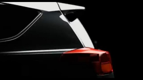 Toyota heeft vanochtend een korte teaser vrijgegeven van de nieuwe Toyota RAV4. Deze wordt op 28 november onthuld op de Amerikaanse LA Motor Show. Tegen de lente komt de nieuwe RAV4 naar Nederland.