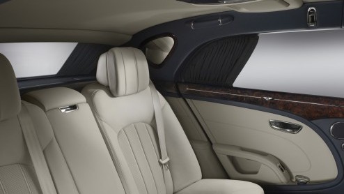 De ultieme Grand Tourer van Bentley, de Mulsanne, is naar een nog hoger plan getild. De Britten introduceren nieuwe infotainment en entertainmentmogelijkheden, een nog comfortabeler interieur en een