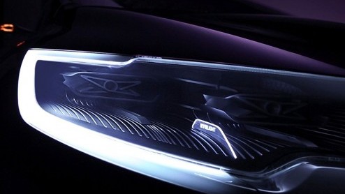 Het is Renault niet gelukt het studiemodel naar de nieuwe Espace geheim te houden tot zijn officile onthulling op de IAA. Zie hier de eerste beelden van de Initiale Paris Concept.