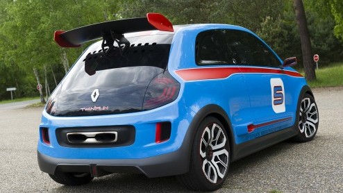 Geen Renault TwinFun maar Twin'Run. De TwinRun is een racertje met 3.5 V6 die 320 pk levert. Dat is pas een hot hatch. Voorproefje Renault Twingo.