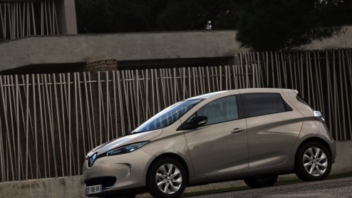 Autotest Renault ZOE, de vierde elektrische auto van Renault in de Z.E. familie. Compact en toch relatief ruim.