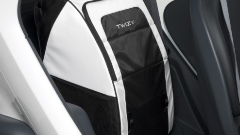 Op de Autosalon geeft Renault de Twizy opnieuw aandacht. Het elektrische stadskarretje komt begin 2012 op de markt en heeft nu ook een prijs: 6990 euro. De accu kost via een leaseconstructie 45 euro p