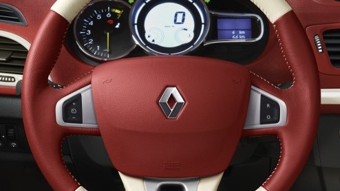 Renault Nederland heeft besloten de speciale Mgane CC Floride in de showroom te zetten. In een oplage van 25 exemplaren staat de naar het verleden wijzende Coup-Cabriolet voor 35.790 euro in de show