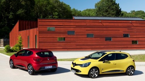 Medio oktober staat de nieuwe Clio al bij Renault in de showroom. De importeur heeft alvast de prijzen bekend gemaakt; de dealer doet zaken vanaf 13.990 euro. Voor liefhebbers is de Clio - louter leve