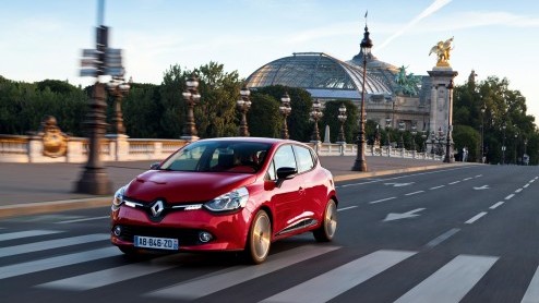 Medio oktober staat de nieuwe Clio al bij Renault in de showroom. De importeur heeft alvast de prijzen bekend gemaakt; de dealer doet zaken vanaf 13.990 euro. Voor liefhebbers is de Clio - louter leve