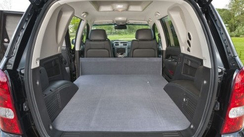 Tijdens de Nederlandse persintroductie van de SsangYong Korando met benzinemotor en de Actyon Sports pick-up heeft het merk laten weten aan een facelift voor de Rexton en Rodius te werken. Eind dit ja