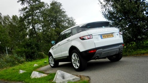 De nieuwe Evoque is een belangrijke aanwinst in de modelfamilie Range Rover. Met vernieuwend design, compactere proporties en een prettiger prijskaartje kan het merk een compleet nieuwe doelgroep trak