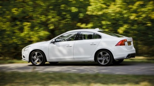 Je lijkt er momenteel niet meer bij te horen wanneer je als merk geen middenklasser met 20% bijtelling in de aanbieding hebt. Volvo kan met de nieuwe S60 DRIVe echter gerust ademhalen. Maar, kan de le