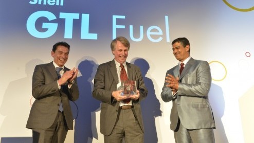 Shell heeft vandaag een nieuwe brandstof gepresenteerd voor zakelijke dieselgebruikers en de transportsector: Shell GTL fuel. Deze gas-to-liquids-brandstof is veel schoner en daardoor een verademing v