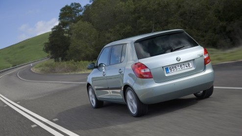 Skoda voegt een voordelige uitvoering van de Fabia hatchback toe aan de prijslijst. Je betaalt 10.950 euro voor een Fabia Fresh en zit dan niet zonder luxe. Bestellen kan tot eind maart.