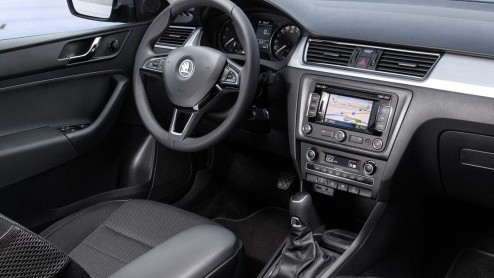 De Spaceback geeft de Rapid iets meer kleur, mits gekozen voor de juiste uitvoering. Bovendien heeft de Rapid Spaceback ook veel meer weg van een echte hatchback dan de reguliere Rapid.