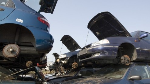 De gemeente Den Haag heeft de sloopregeling weer nieuw leven ingeblazen om de luchtverontreiniging tegen te gaan. De regeling geldt zowel voor oude personen- als bestelautos.