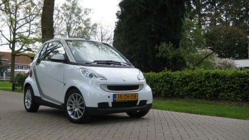 De nieuwe smart fortwo is sinds vorig jaar op de markt. Na een groeispurt van 20 centimeter heeft smart nu een volwassen stadsauto in de aanbieding. Dit voorjaar breidde het merk onder het motto een
