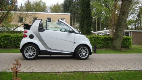 De nieuwe smart fortwo is sinds vorig jaar op de markt. Na een groeispurt van 20 centimeter heeft smart nu een volwassen stadsauto in de aanbieding. Dit voorjaar breidde het merk onder het motto een