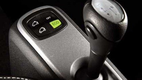 De nieuwe smart fortwo is sinds dit jaar leverbaar en maakt weer zijn opmars. Een nieuwe nog zuinigere uitvoering en een bijbehorend actiemodel moet dat gaan versterken. Geen arodynamische aanpassing