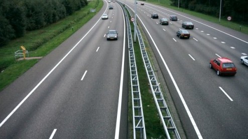 De Vereniging van Nederlandse Autolease maatschappijen VNA komt met een voorstel om de omzetting van de bpm naar kilometerheffing te bespoedigen. Het basisidee is om de bpm zr snel, desnoods in n