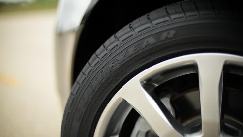 Wat heeft sojaolie met autobanden te maken? Nou, volgens Goodyear kan het gebruik van die olie in banden de levensduur van het loopvlak met 10% verlengen. Bovendien scheelt de toevoeging van dit compo